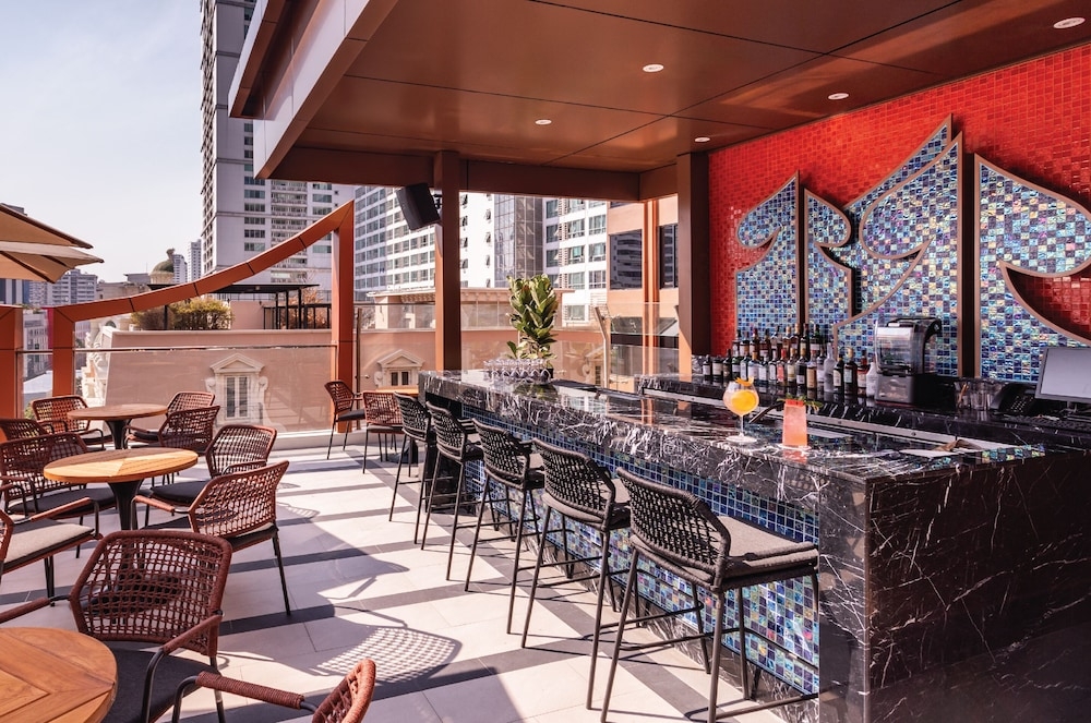 プールサイドバー