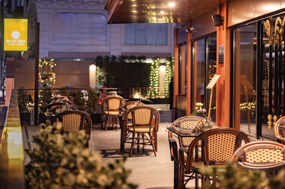 屋外ダイニングエリア