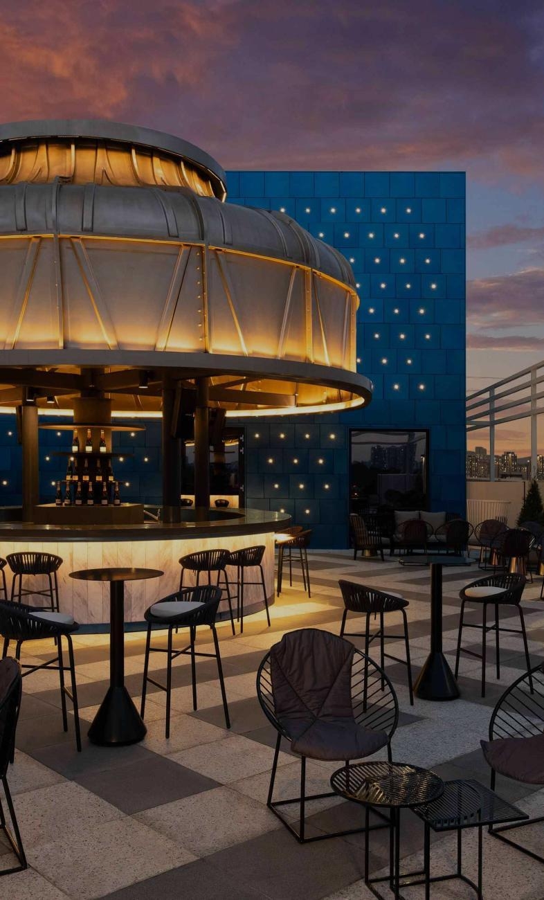 テラスで楽しむ夜、
ソウルのホテル
ルーフトップバー