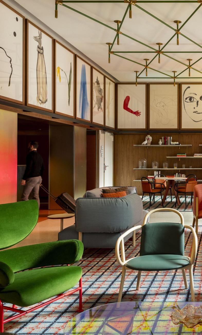 1980年代ミラノの
大胆さと自由、
メンフィスデザインホテル