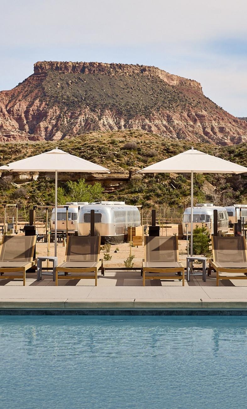 大自然の驚異に満ちた
アメリカ西部
グランピング旅