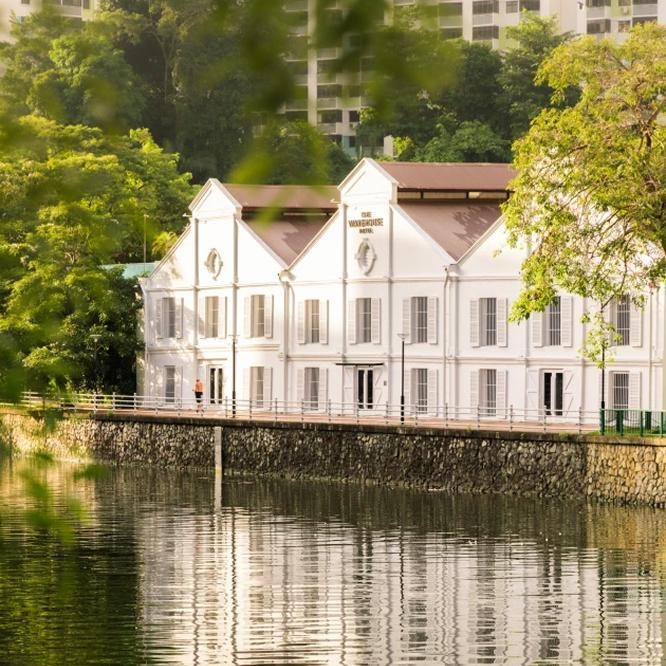 ザ ウェアハウス ホテル