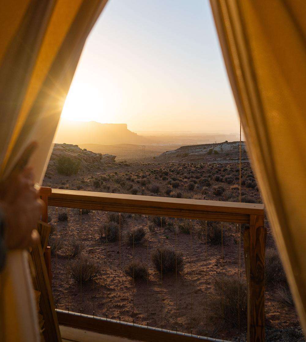 大自然の驚異に満ちた アメリカ西部の<br/>グランピング旅