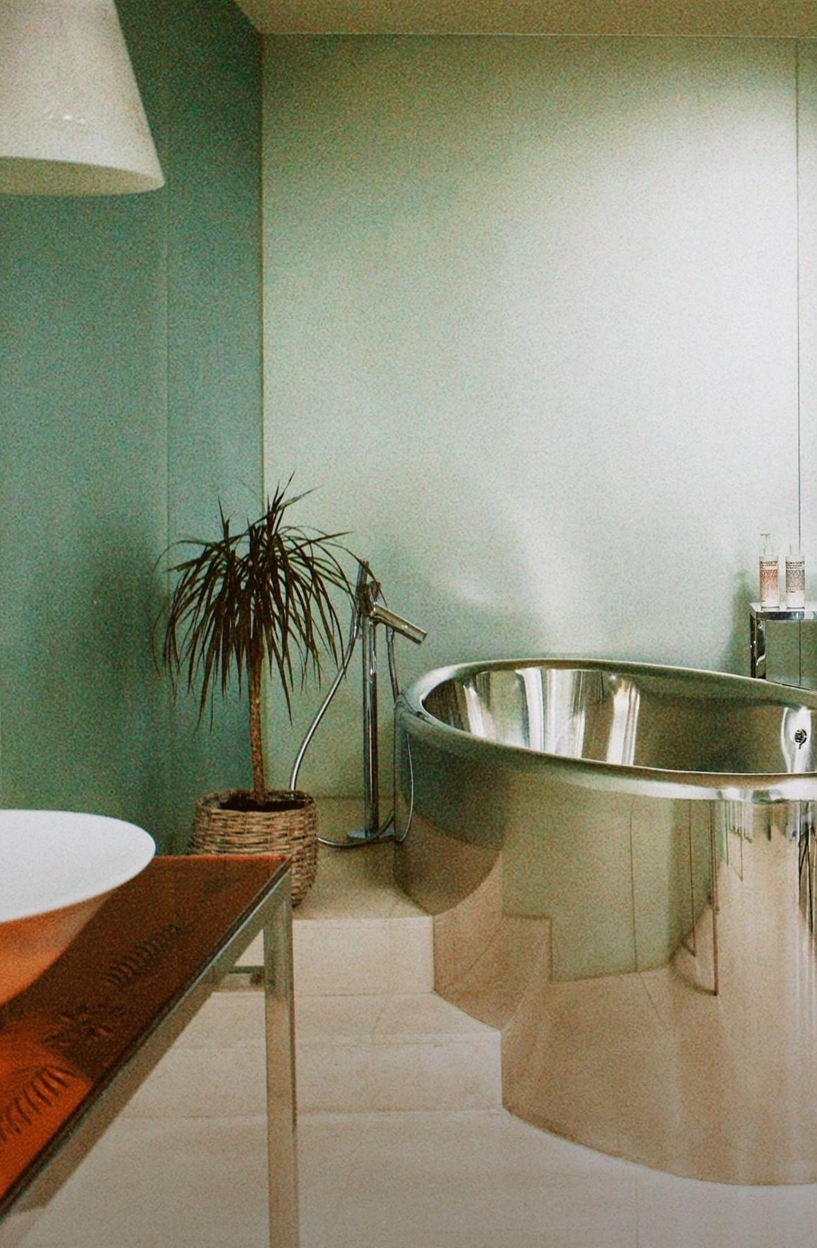 ホテル界の生きる伝説、
イアン・シュレーガーが
手がけたホテル