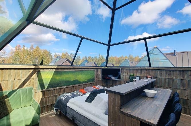 オーロラ・ピラミッド・グラス・イグルーズ