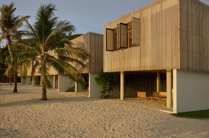 イニットロンボク