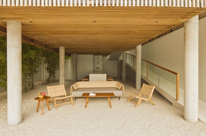 イニットロンボク