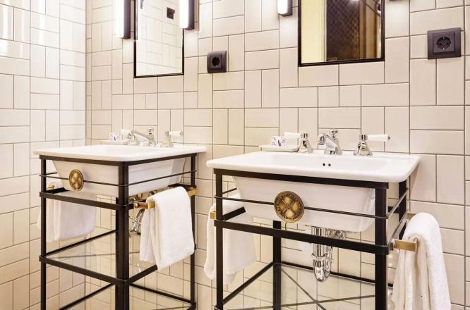 ザホクストンアムステルダム,アムステルダムホテル