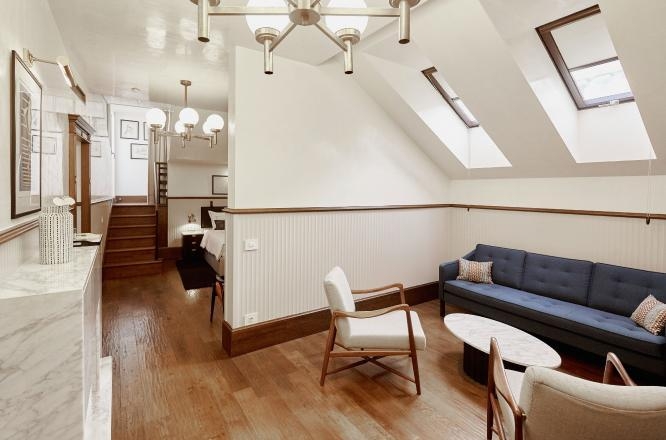 カラスハウス,ブダペストホテル