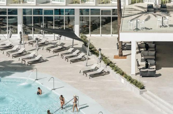 ザ イビサ ツインズ ホテル