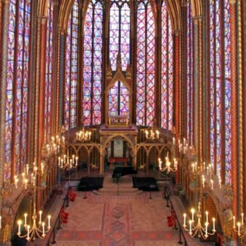フランス・パリㅣパリ サントシャペル、 絵画のような高さ15mのステンドグラスがある場所