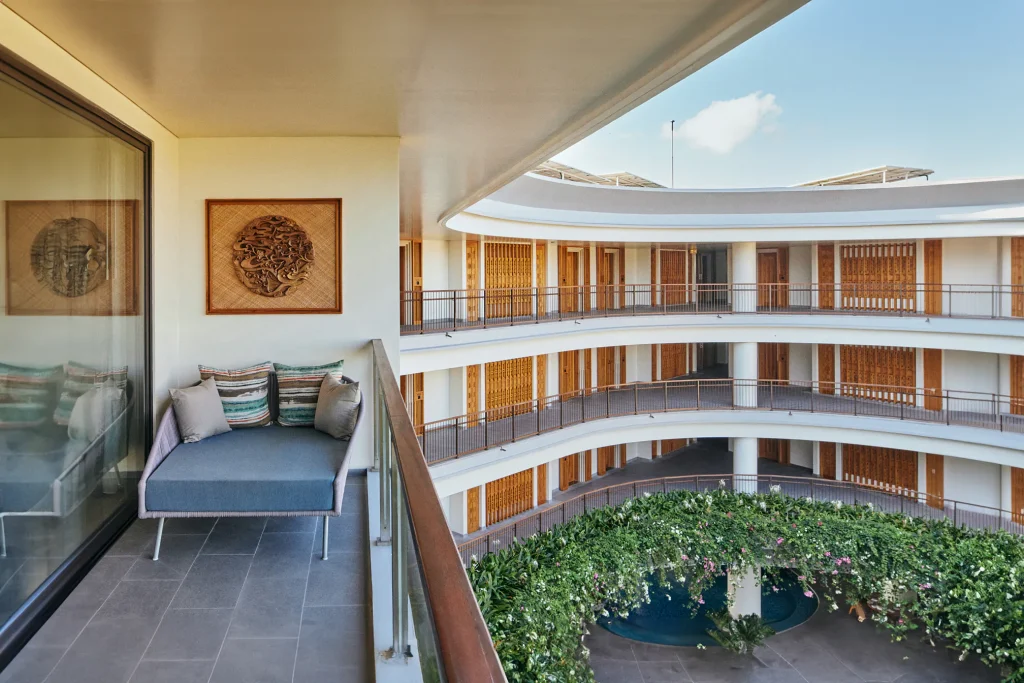 リムバ バイ アヤナ バリ