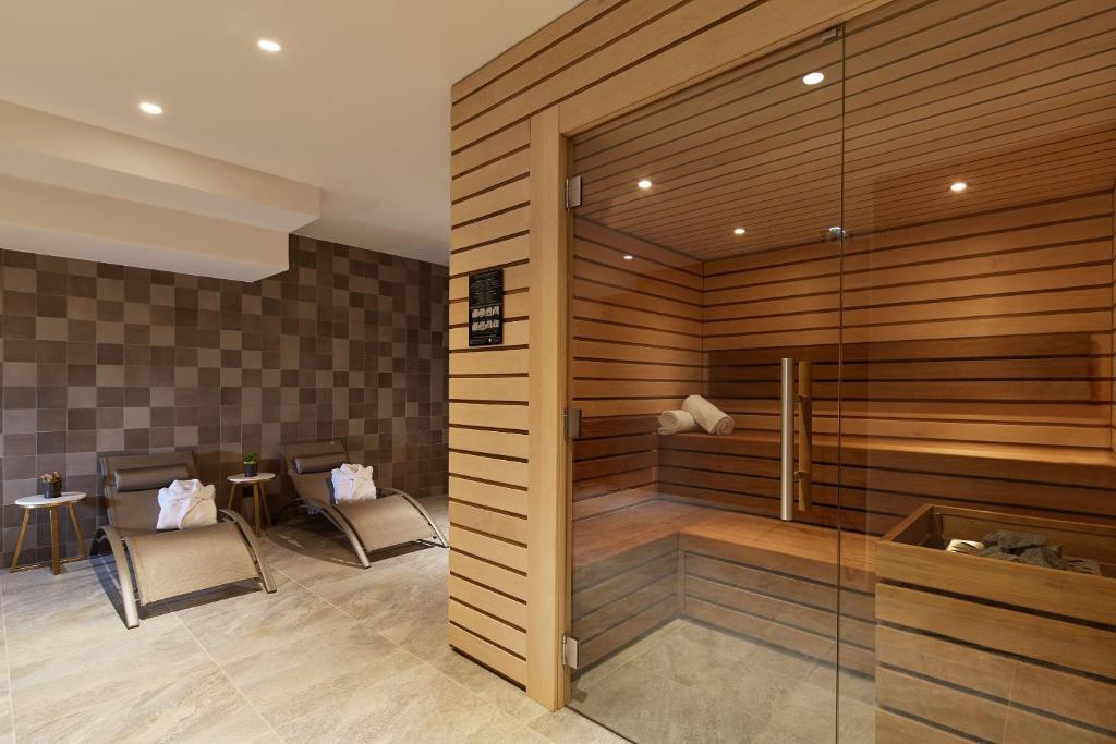 エッフェル塔 ホテル