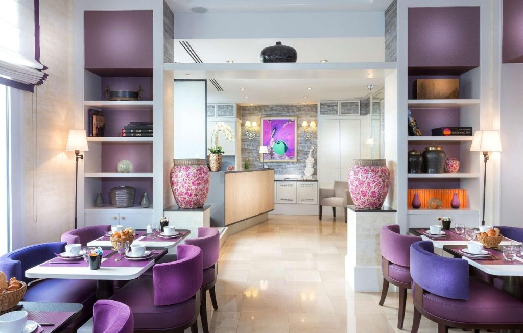 エッフェル塔 ホテル