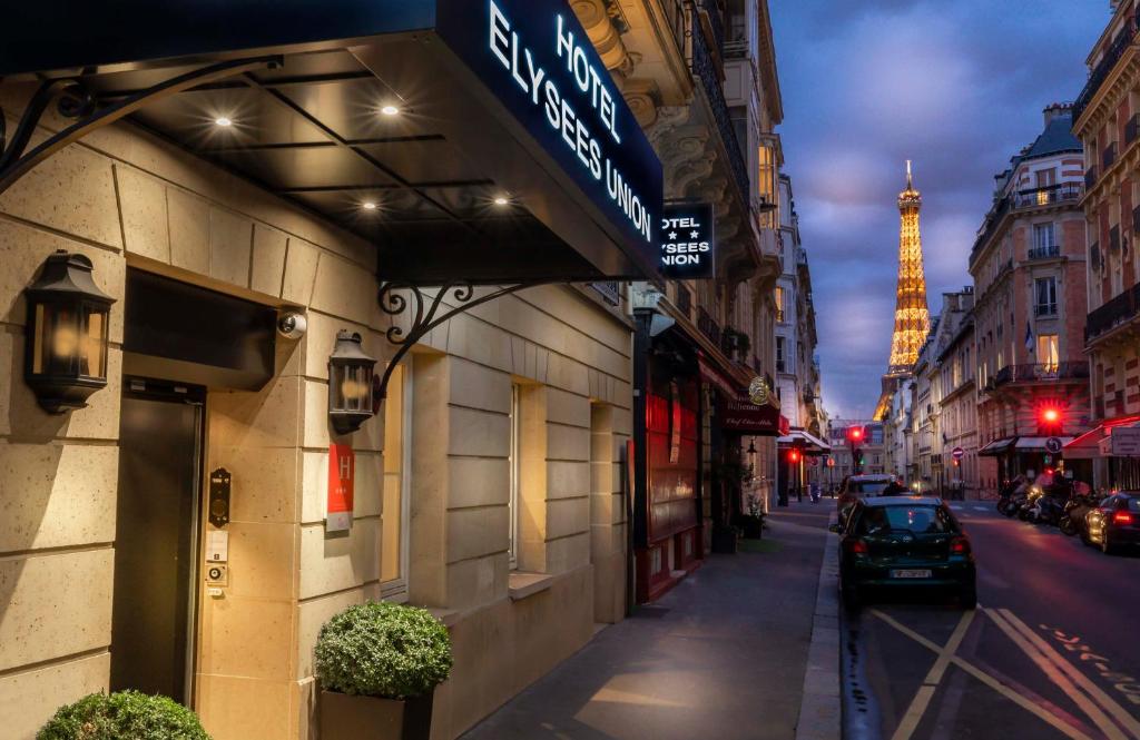 エッフェル塔 ホテル