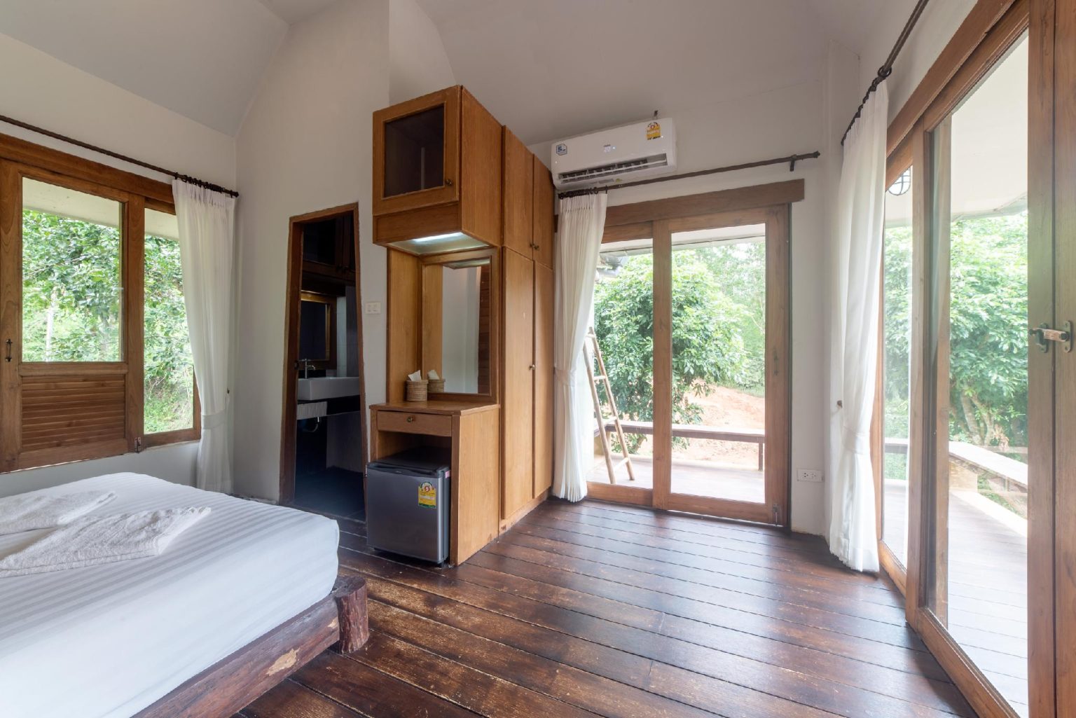 タワン リバーサイド