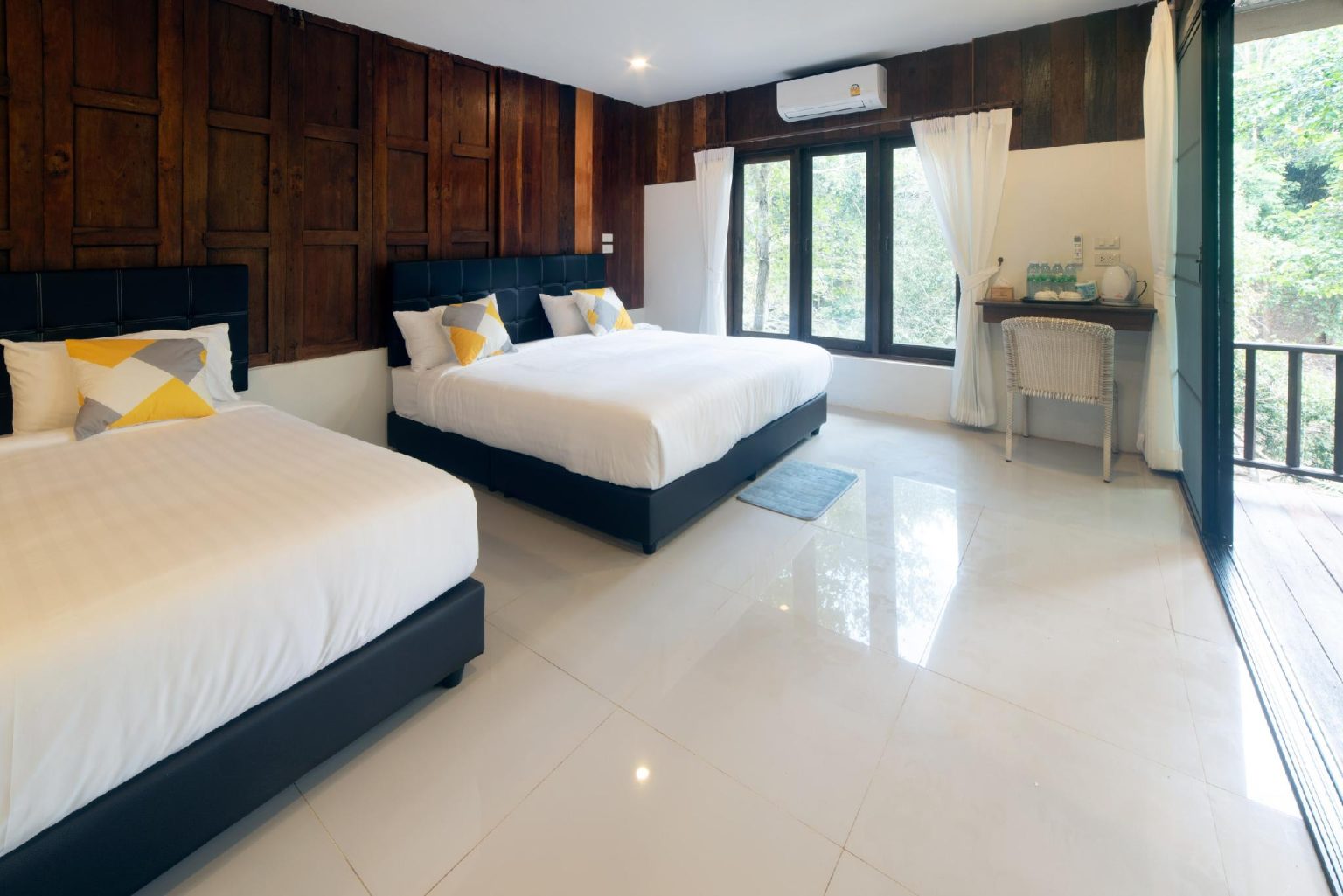 タワン リバーサイド