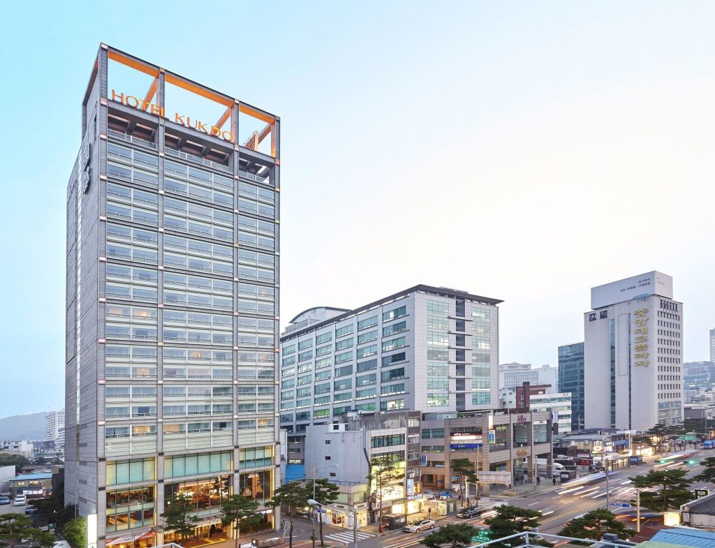 ホテル国都,明洞ホテル3人