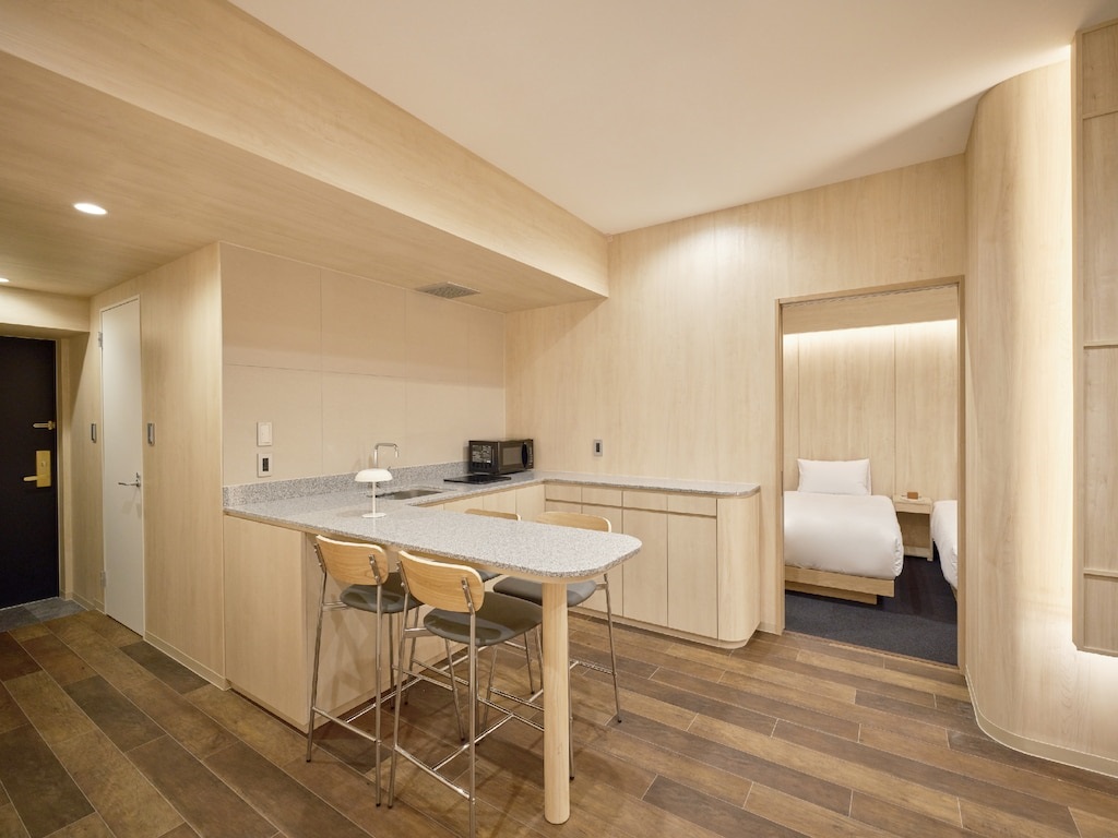 UHスイート難波駅