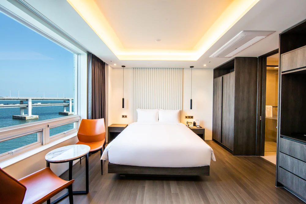 広安里のオーシャンビューホテル