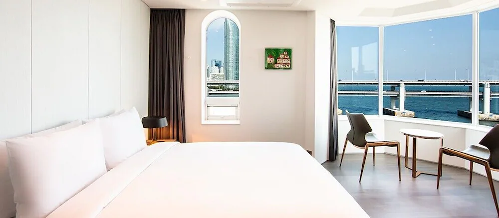 広安里のオーシャンビューホテル