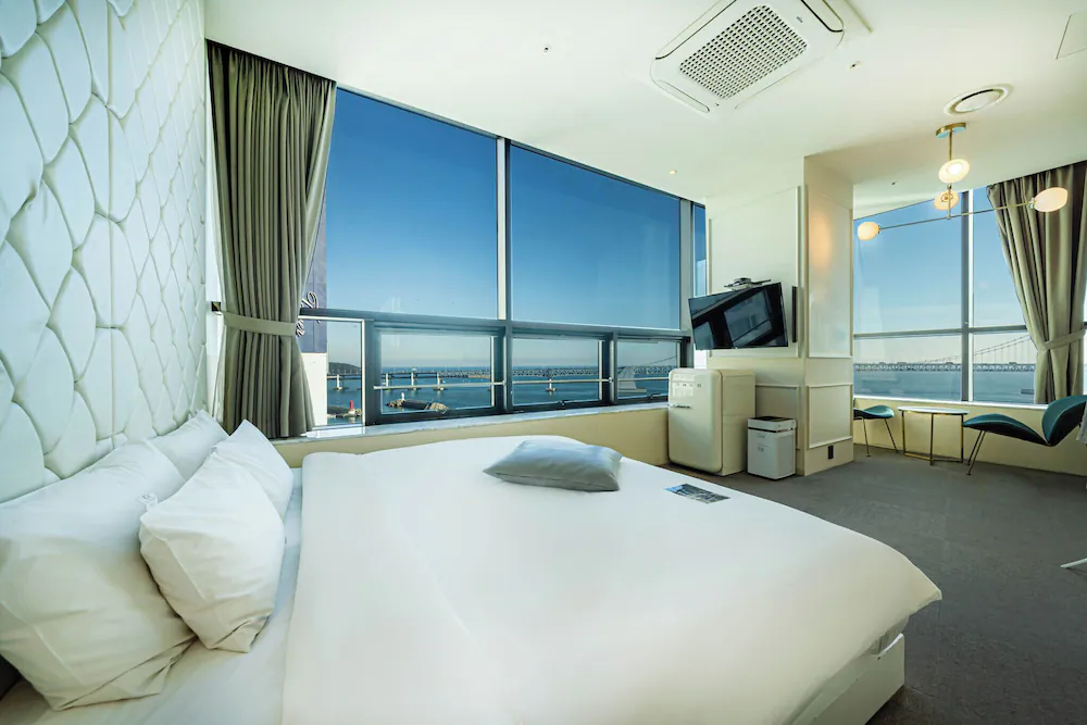 広安里のオーシャンビューホテル