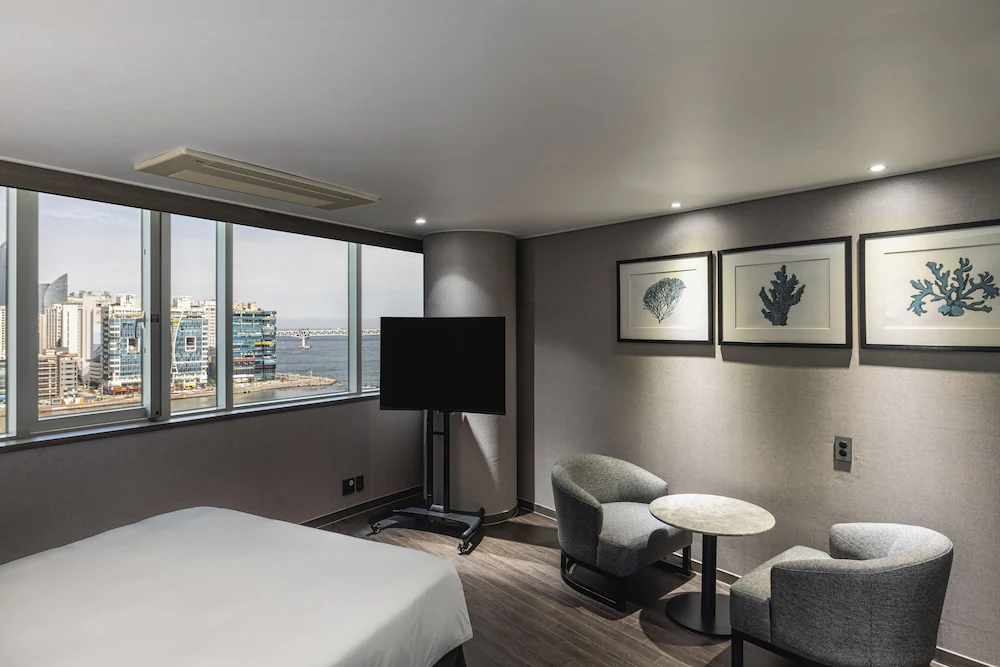 広安里のオーシャンビューホテル