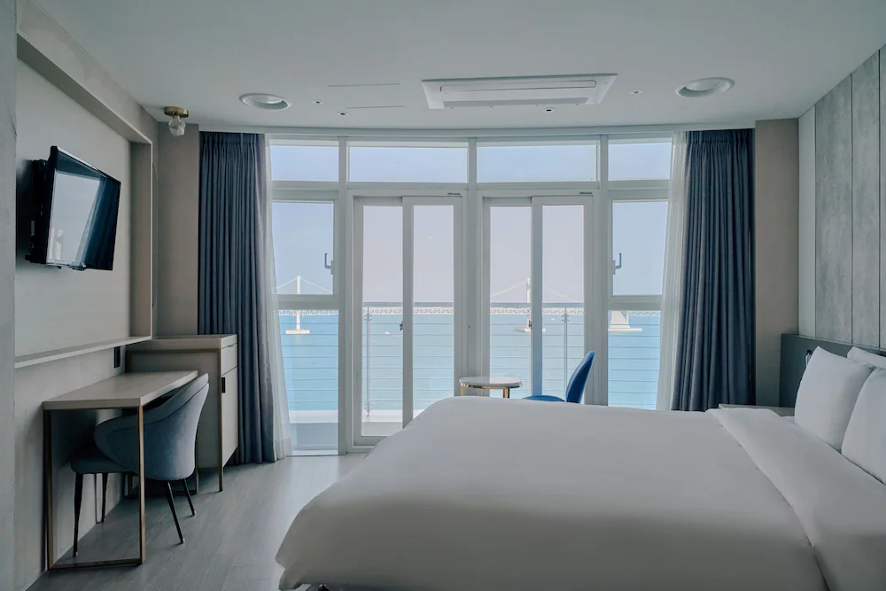 広安里のオーシャンビューホテル