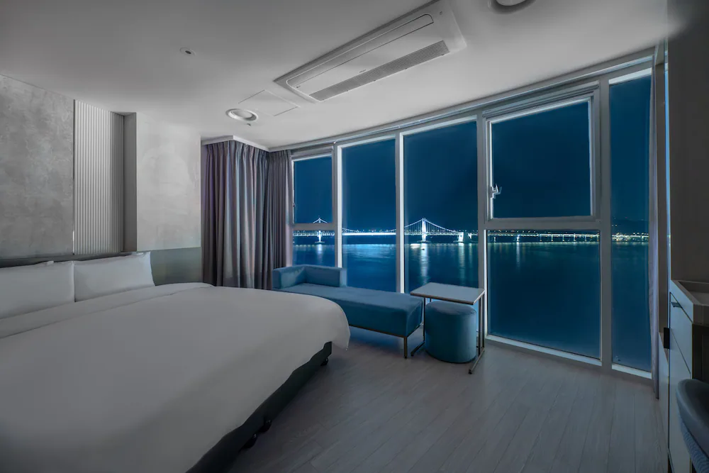 広安里のオーシャンビューホテル