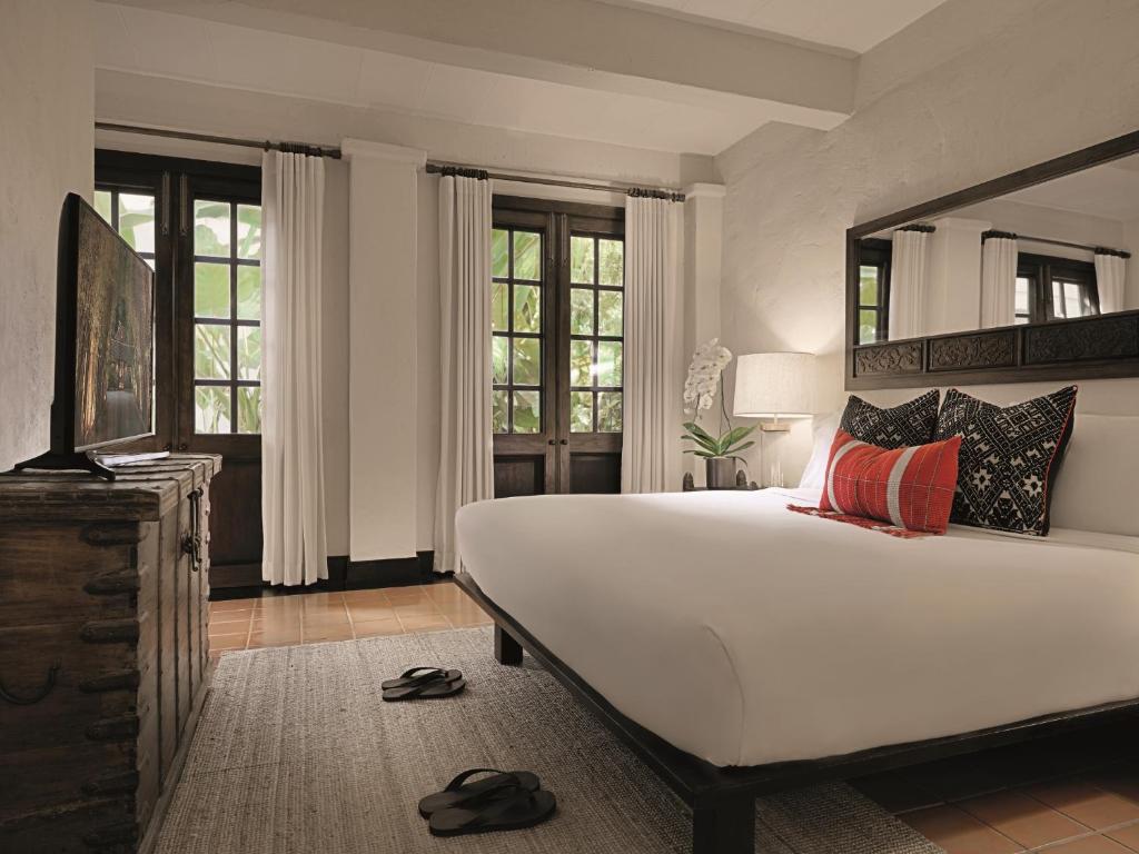 タイ伝統デザインのチェンマイ プールヴィラ