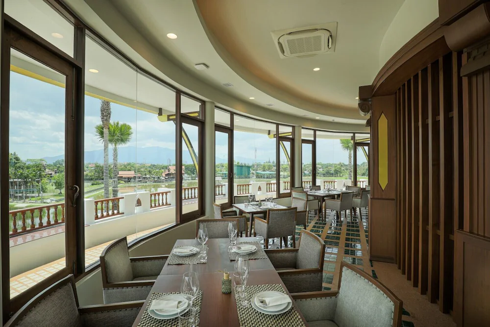 自然に囲まれたチェンマイのラグジュアリープールヴィラ