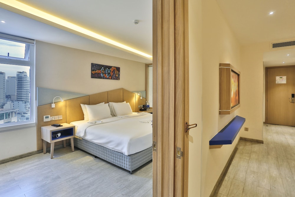 リーズ チャム ホテル