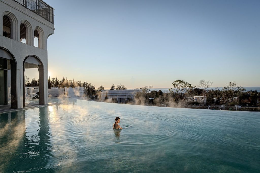 済州島の温水プール付きホテル