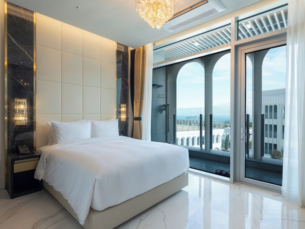 済州島の温水プール付きホテル