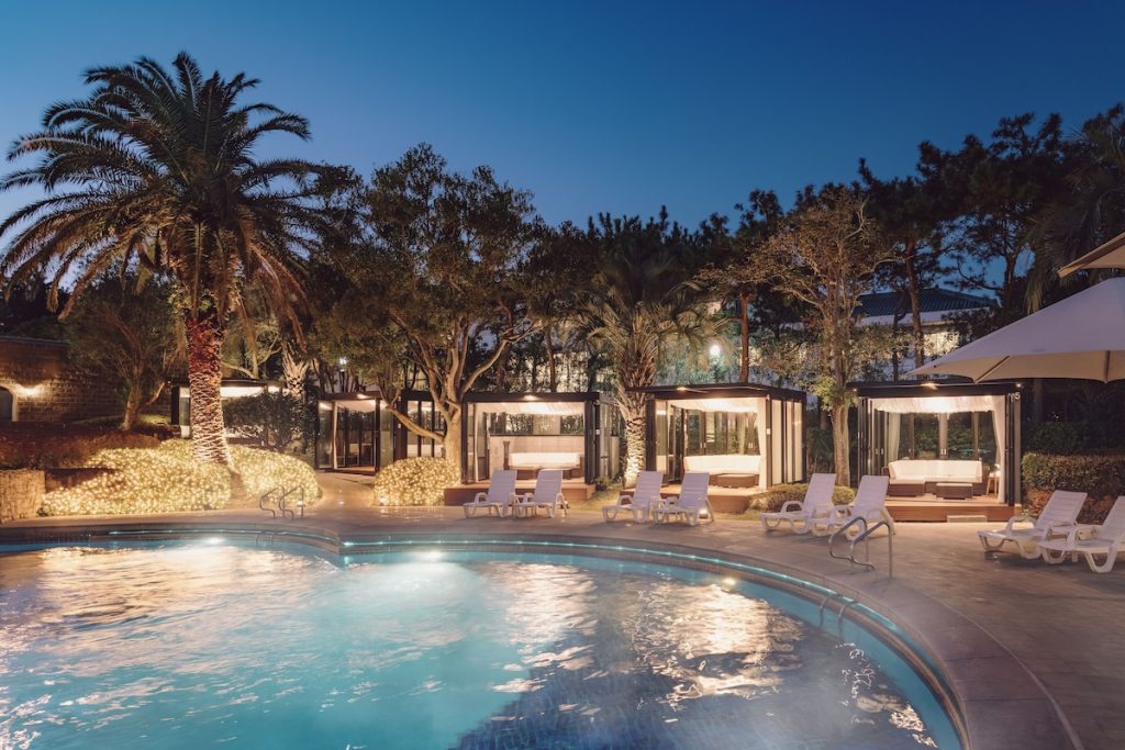 済州島の温水プール付きホテル