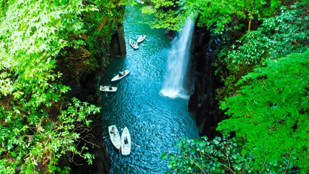 日本の小都市旅行