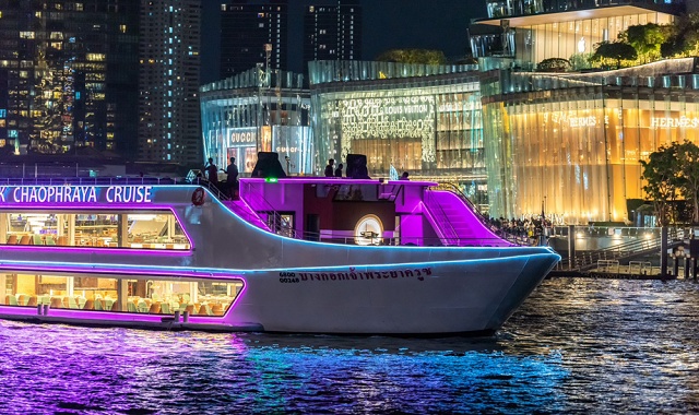 チャオプラヤー川ディナークルーズ