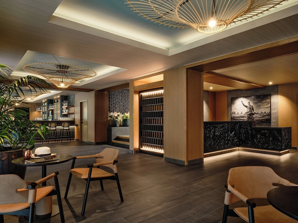 ワイキキ近くのホテル